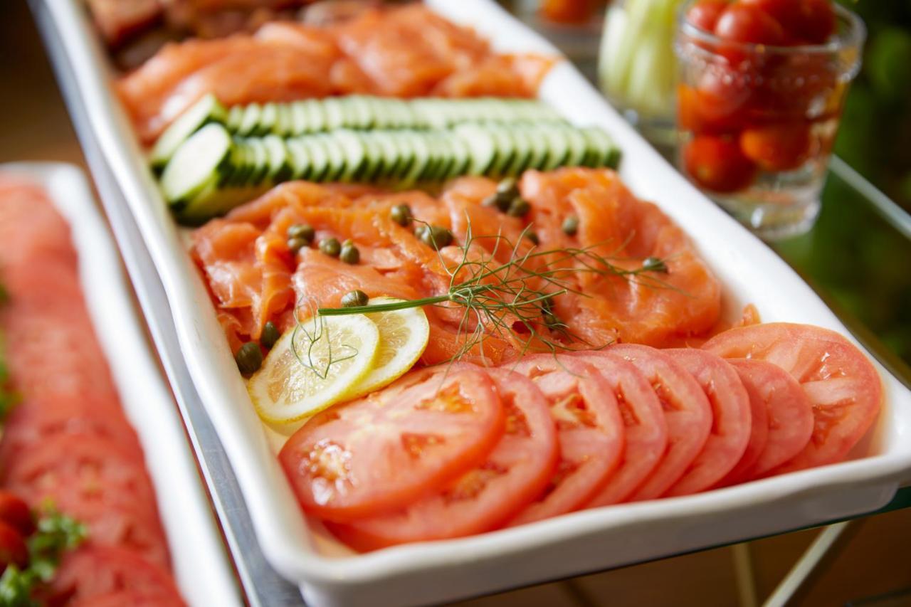 The London West Hollywood At Beverly Hills Luaran gambar Salmon and cucumber
