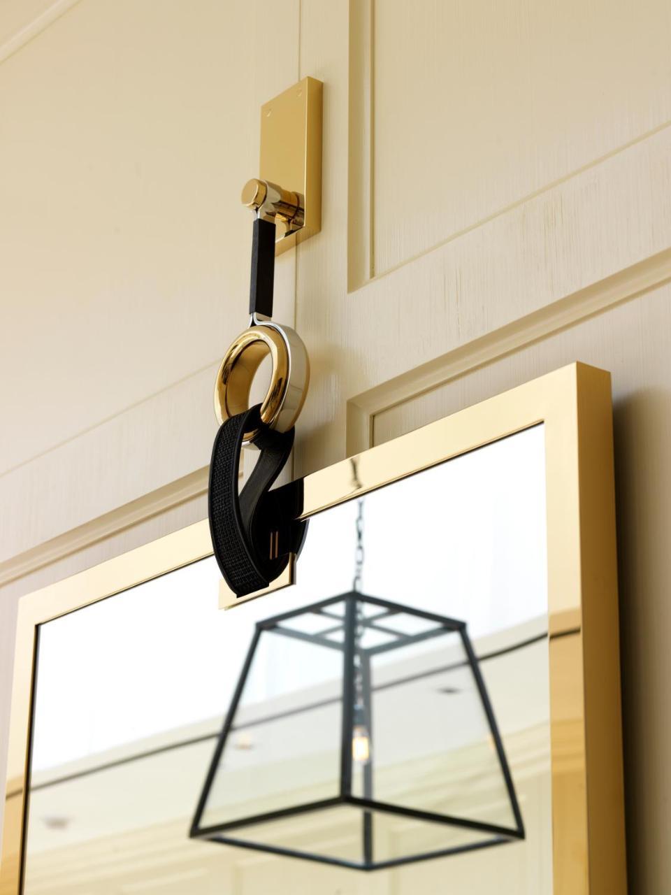 The London West Hollywood At Beverly Hills Luaran gambar A modern wall-mounted mirror